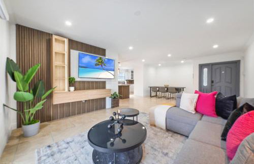 Le Femme Paradise - Htd Pool, Mini Golf, 5 Bedrooms, Jacuzzi, Game Room, BBQ,Pickleball - Photo 28