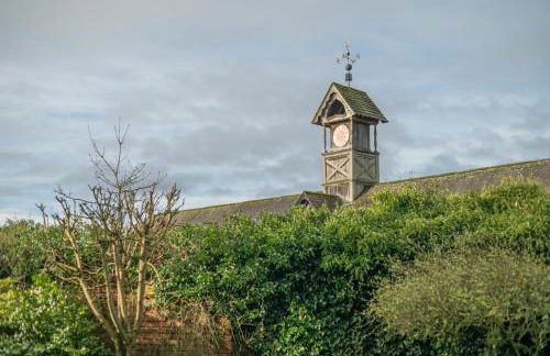 West Gables - Photo 2