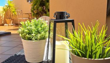 Ático fresco y luminoso con aparcamiento privado - Foto 5