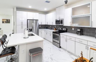 Tropical Villa wJacuzzi Big Terrace & Billiards - Foto 10