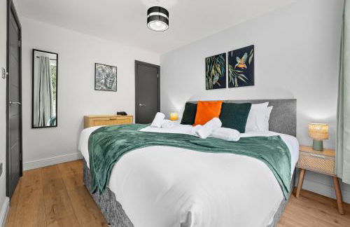 Modern 3-Bed Home, Super King Beds, Drive Parking - Foto 21