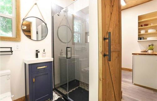 Tiny Tarheel Cozy Retreat Near UNC Tiny House - Photo 32