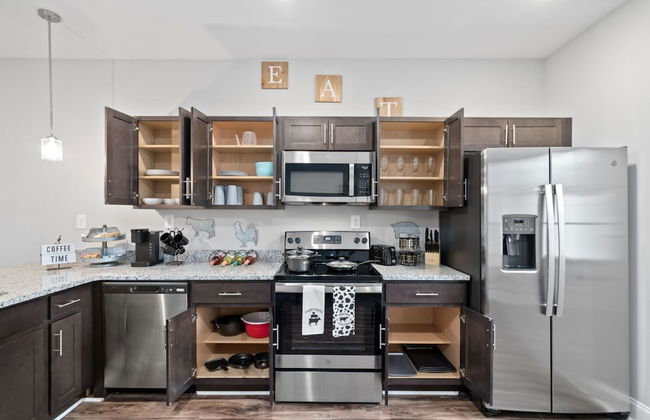 Sapphire Oasis A Luxurious Townhouse Retreat Near Nashville Ft Campbell - Foto 14