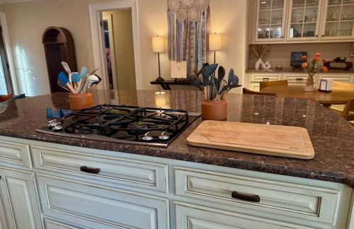 Private Heated Pool - Sound to Shore - 1930s Tudor - Foto 24