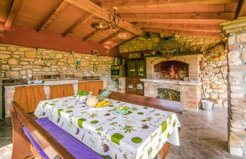 2 Bedroom Beautiful Home In Labin - Foto 16
