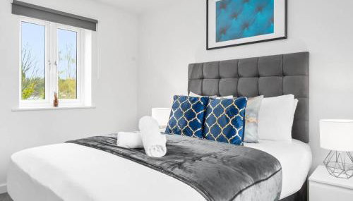 2 Bed Apartment - Sleeps 3 - Parking - Cradley Heath 54C - Foto 2, towels