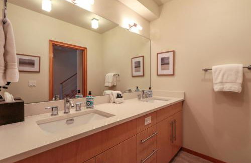 Four - River View Hot tub Luxurious Downtown Loft - Foto 15