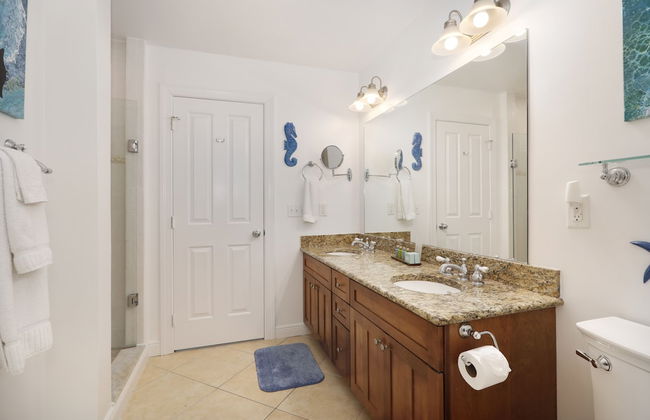 Waterfront Luxury Villa With Sunset Views And Boat Slip 3 Bedroom Townhouse by RedAwning - Photo 13