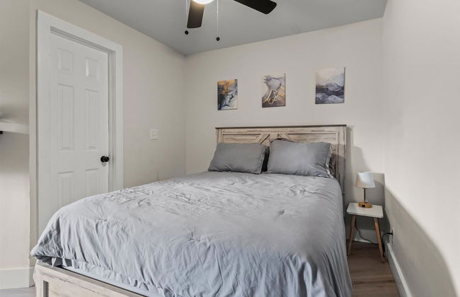 Modern Studio Apartment in Huntsville - Photo 12