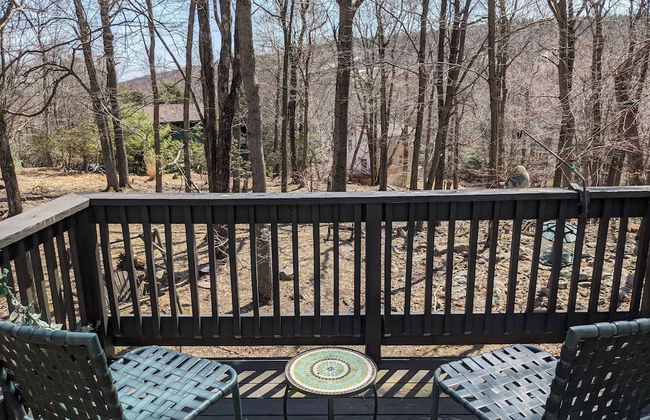 Harmony Cottage by Avantstay Lake Access, Hot Tub, Fire Pit, & Game Room - Foto 19