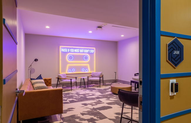 Mint House Nashville – The Gulch – Division St - Foto 59