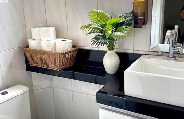 Cobertura Duplex Climatizada com Suíte a 2 km do Aeroporto de Salvador e praias Check-in 24hrs - Foto 18