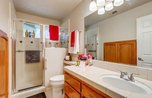 Hot Tub and Huge Patio Home 5 Mi to Old Town Auburn - Foto 14