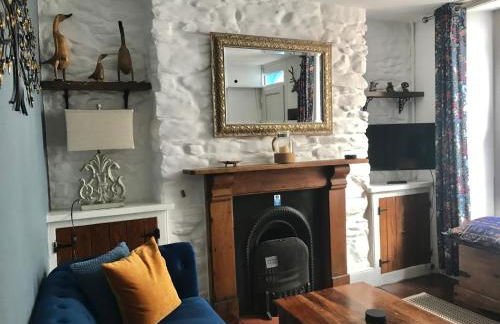 "FISHERMAN'S" Seconds from the Harbour & town centre with unlimited free parking nearby - Photo 25