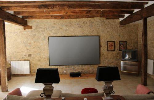 Gîte de La Devèze - salle de cinéma privée - accueil chevaux - Foto 9