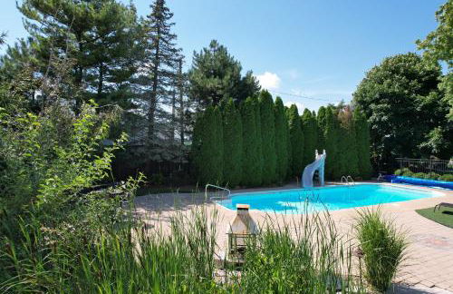 Charming School House with Large Pool - Foto 4