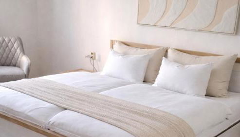 Moderne Ferienwohnung,Sauna im Haus, Parkplatz Hunde willkommen, nahe Schloss, Waldeisenbahn, Hermansbad, UNESCO Geopark, nahe polnischer Markt, Top Lage für Ausflugsziele zum Wandern oder Radfahren - Foto 2