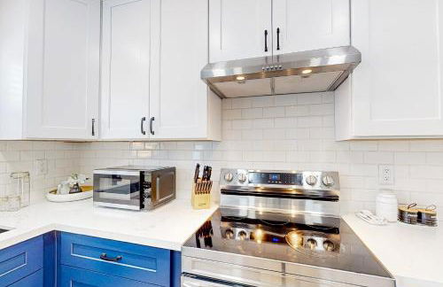 Out of the Blue - Photo 10