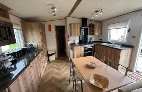 L60, Two bedroom caravan - California Cliffs, Parkdean Resort, Scratby - Sleeps 6, bed linen, towels plus Wi-Fi included - Sorry no pets - Foto 10
