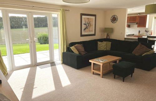 Gamekeepers Cottage - Hot Tub, 2 bed, sleeps 4, private patio, AC, stunning views - Photo 47