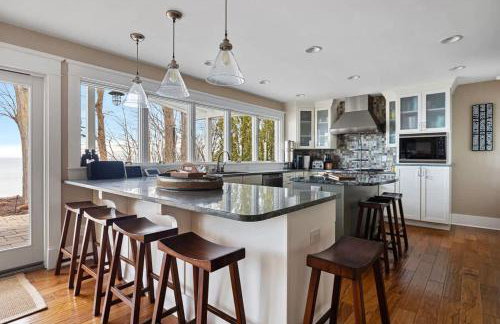 Sunset Shores Sanctuary by Juniper Holiday + Home - Photo 19