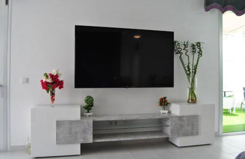 Big Villa Tauro with Private Heated Saltwater Pool & Jacuzzi & BBQ & Game Room & Arcade Games - Foto 36