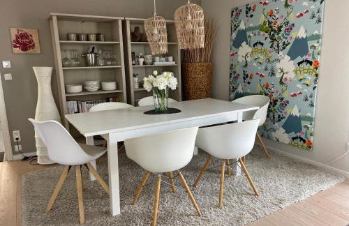 Architect-Apartments 80qm 3 Schlafzimmer, integrierter Küche und Bad, 2min von A8, Garten mit Sitzgruppe, ruhig und modern - Foto 8