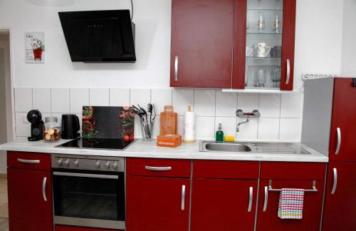 INDIVIDUAL APARTMENTS - Zentrale, ruhige Wohnung in Innenstadt - Küche, Parkplatz, Terrasse, SmartTV, Netflix - Foto 17