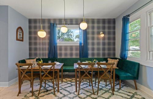 5bd Movie Theater - 7mins to UND - Backyard BBQ - Foto 39