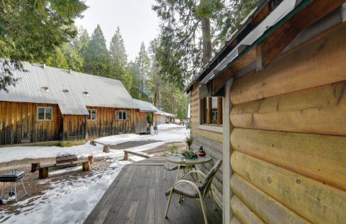 Walk to Trails and Butte Creek Cozy Retreat with Deck - Foto 17