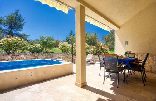 Villa SAN with heated pool, traditional surroundings, 3-bedrooms - Foto 7