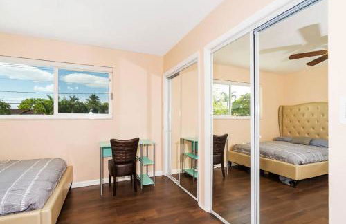 Tranquil Retreat with HEATED POOL Minutes to the Beach - Foto 26