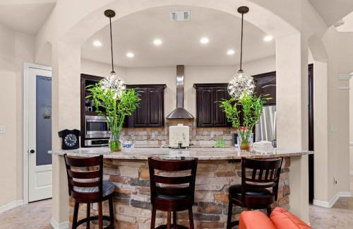 Randolph Central Location, 1-story, Chef Kitchen, Creekside - Foto 6