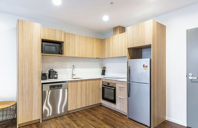 Stunning Ellerslie Apartment + Private Balcony! - Foto 3