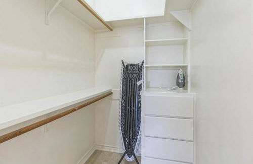 Luxury Home with Gourmet Kitchen - 3 Miles to A&M, Sleeps 14 - Foto 30