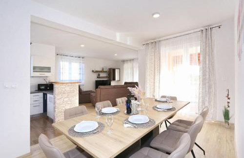 Holidayhouse Alirio with heated pool. - Foto 29