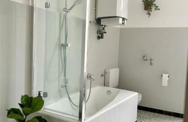 LaBed - Ferienwohnung auf Weingut mit privater Terrasse, zentral gelegen, gratis WLAN - Foto 17