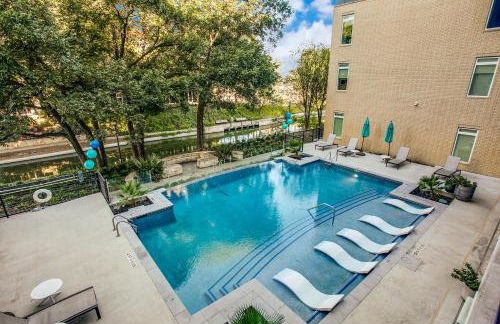 Stylish Condo facing Riverwalk with Free Parking Pet Friendly Centrally Located on the Riverwalk - Foto 18