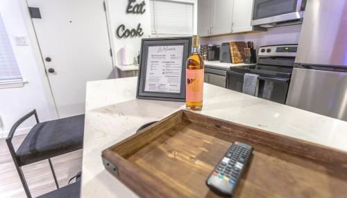 NEW Montrose Gem! Central to Museum District & Downtown Houston - Foto 5