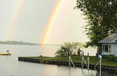 Unforgettable 4 bedroom 3 bath waterfront cabin - Photo 24