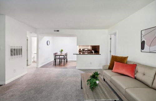 Northcliffe 405 I Fully Furnished 2 Bedroom 2Bth - Foto 15