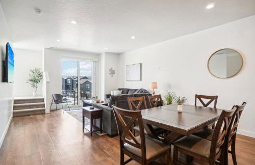 The Charleston by Crafty Casitas, near Snowbasin, 2 Kings and a Queen - Foto 11