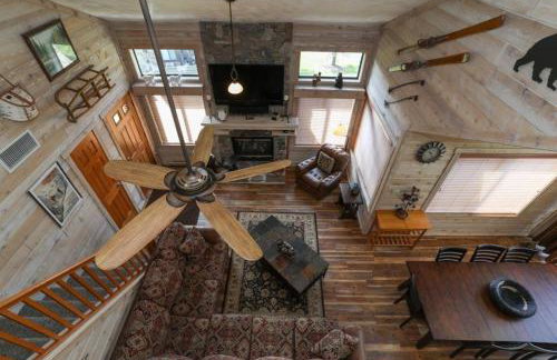 Seven Springs Sunridge 3 Bedrooms Premium Condo, Private Hot Tub! by RedAwning - Photo 16