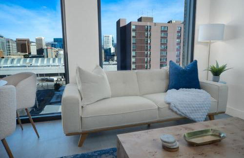 10thFloor CityView HotTub,Pool,Gym,Parking,King Bed - Foto 13