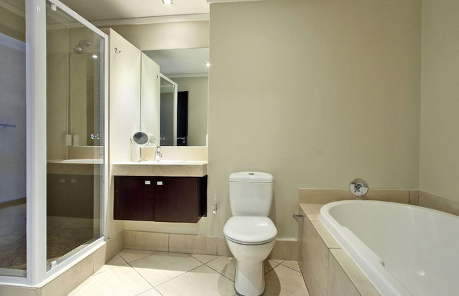 ITC Hospitality Group One Bedrooms Icon Building - Photo 14