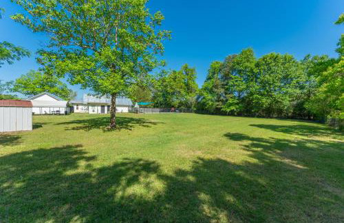 Private Pool and 3BR Family Fun Home with Gazebo - Foto 16