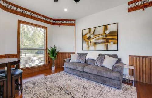 22-Acres Mansion - Pool Party Venue Games & More - Foto 24