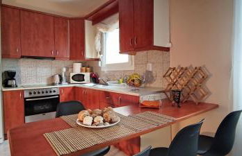 Lucy's next to sea apartment - Photo 8