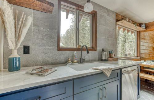 Thompson Cabin - Charming Salmon Riverfront A-Frame Oasis w/ fireplace - Foto 31