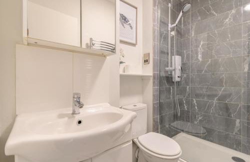 Racecourse Revelation! Free parking - Photo 24